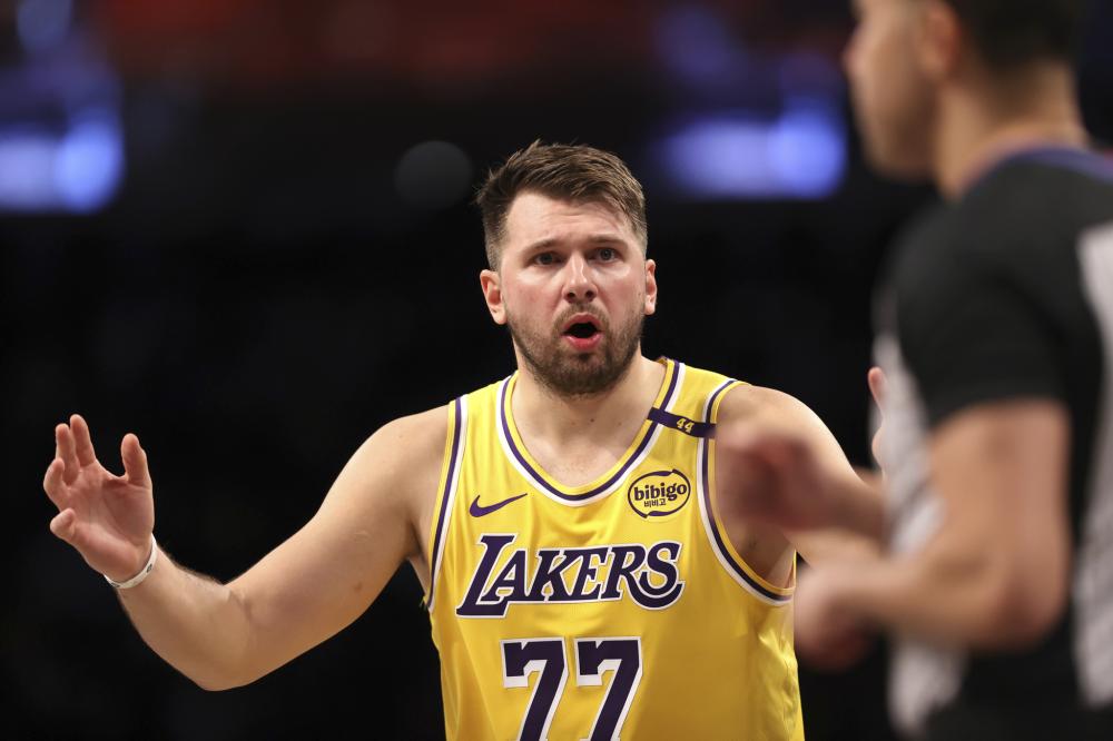 凭借他在比 凭借他在比